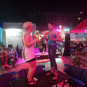 2014-11-15  Smurf Bar