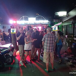 2014-11-15  Smurf Bar