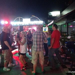 2014-11-15  Smurf Bar