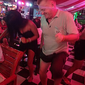 2014-11-15  Smurf Bar