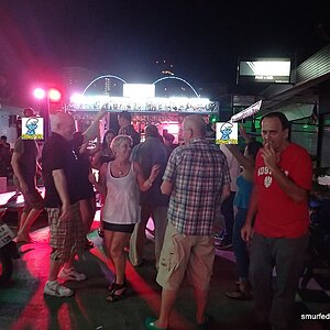 2014-11-15  Smurf Bar