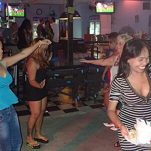 2014-11-15  Smurf Bar