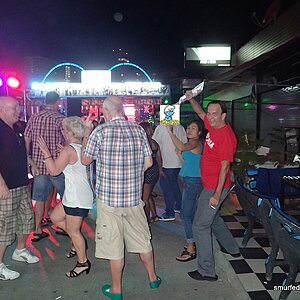 2014-11-15  Smurf Bar