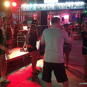 2014-11-15  Smurf Bar