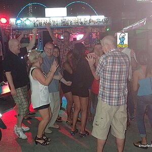 2014-11-15  Smurf Bar