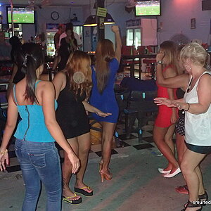 2014-11-15  Smurf Bar