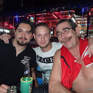 2014-11-16  Smurf Bar