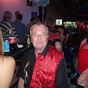 2014-11-23  Smurf Bar