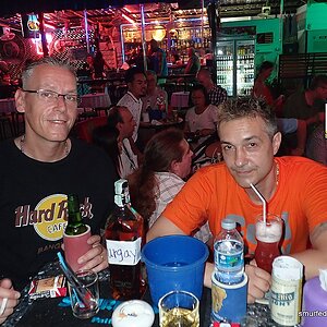 2014-11-23  Smurf Bar