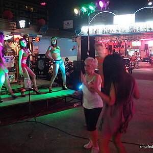 2014-11-23  Smurf Bar