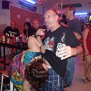 2014-11-30  Smurf Bar