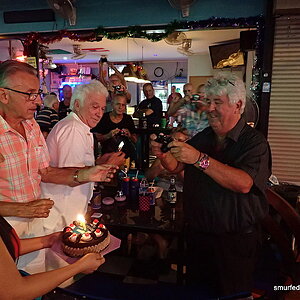 2014-12-16  Smurf Bar