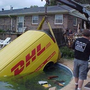 DHL = Dauert Halt Länger