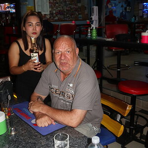 H_272-006.JPG