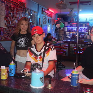 M_048-001.JPG