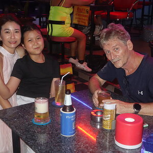 M_057-003.JPG