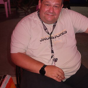 M_111-003.JPG