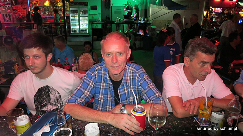 01.11.2013 Smurf Bar