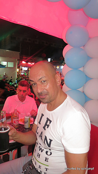 01.11.2013 Smurf Bar