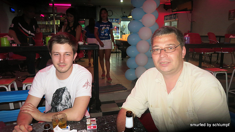 01.11.2013 Smurf Bar