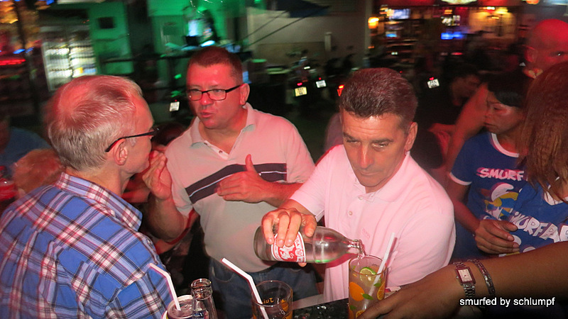 01.11.2013 Smurf Bar