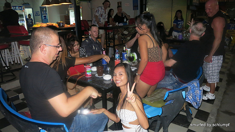 01.11.2013 Smurf Bar