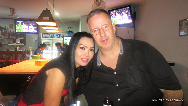 01.11.2013 Smurf Bar