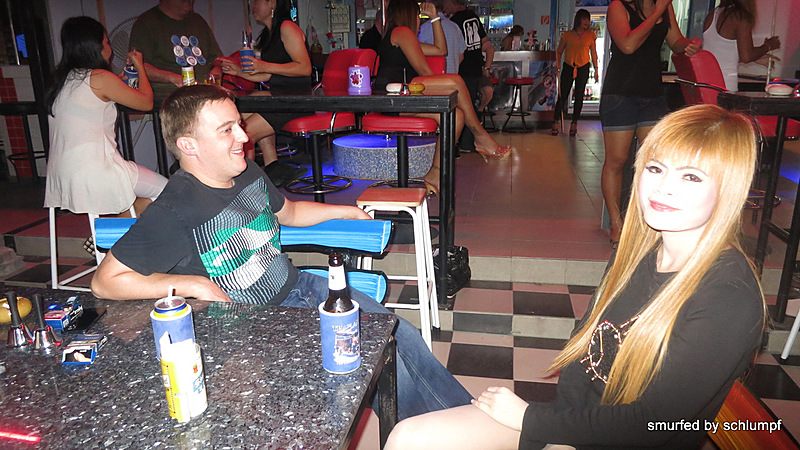01.12.2013 Smurf Bar