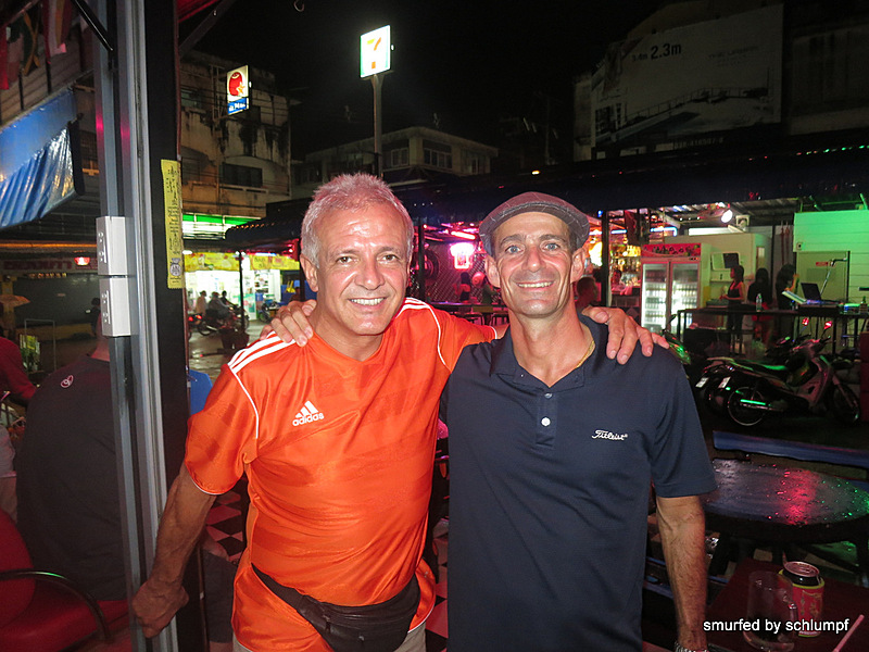 04.10.2013 Smurf Bar