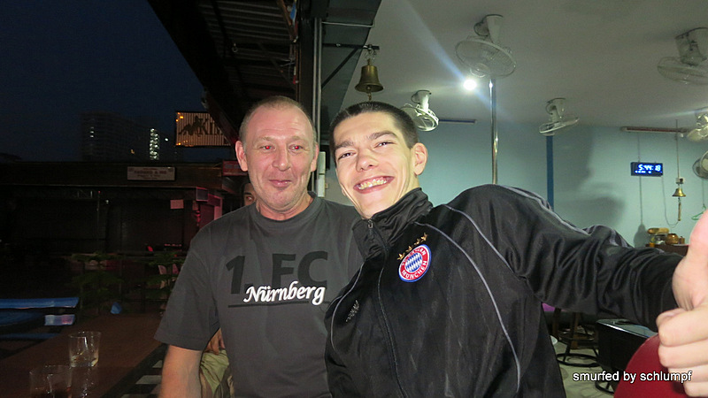 04.10.2013 Smurf Bar