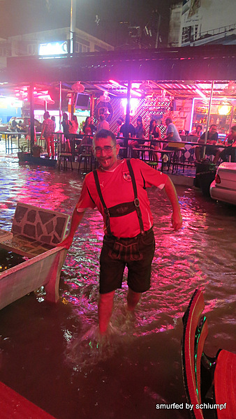 04.10.2013 Smurf Bar