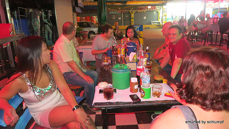 04.11.2013 Smurf Bar