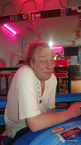 08.06.2013 Smurf Bar