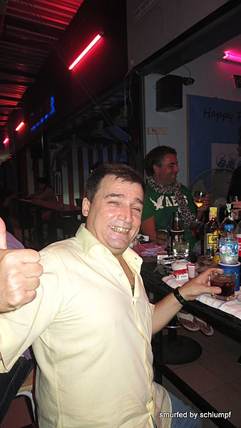 08.11.2013 Smurf Bar