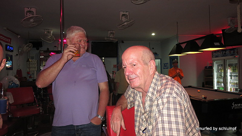 08.11.2013 Smurf Bar