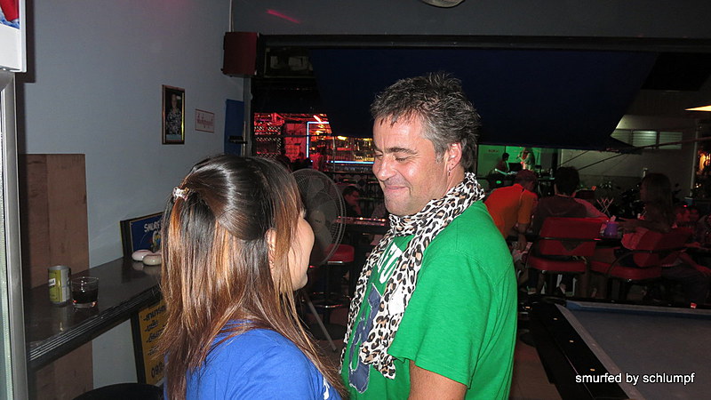 08.11.2013 Smurf Bar