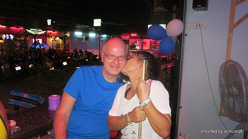 08.12.2013 Smurf Bar