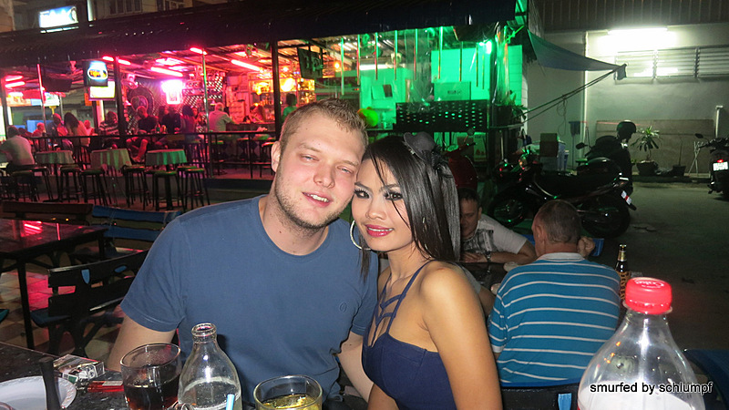 08.12.2013 Smurf Bar