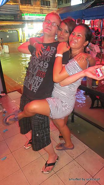 12.06.2013 Smurf Bar