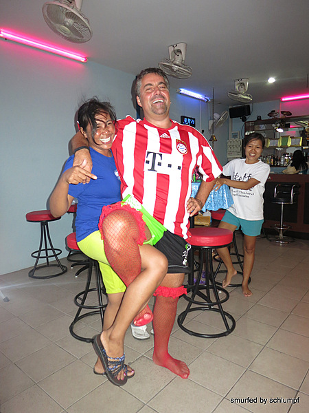 12.08.2013 Smurf Bar