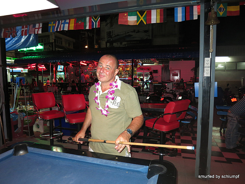 12.08.2013 Smurf Bar