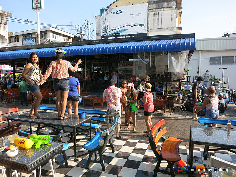 2014-04-19 Smurf Bar