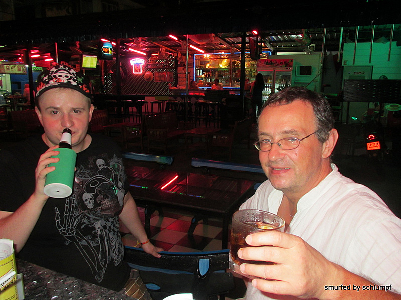 2014-06-12 Smurf Bar