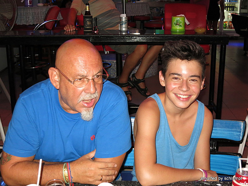 2014-08-24  Smurf Bar