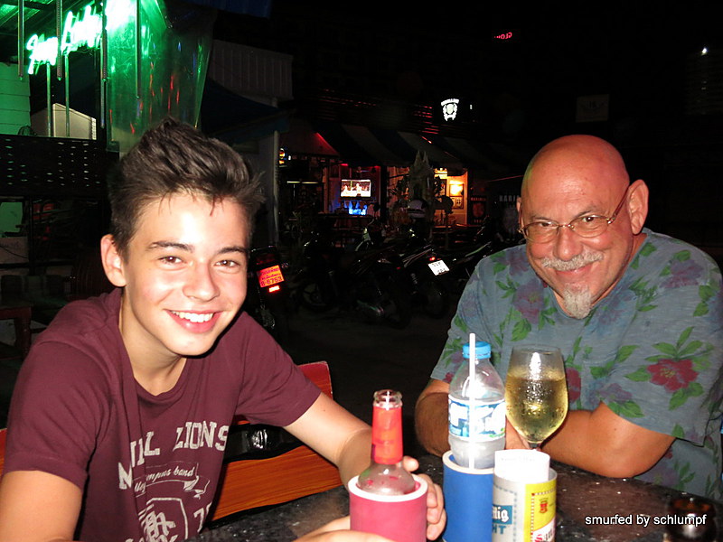 2014-08-25  Smurf Bar