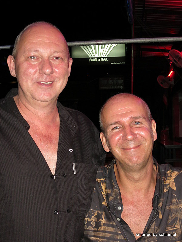 2014-08-26  Smurf Bar