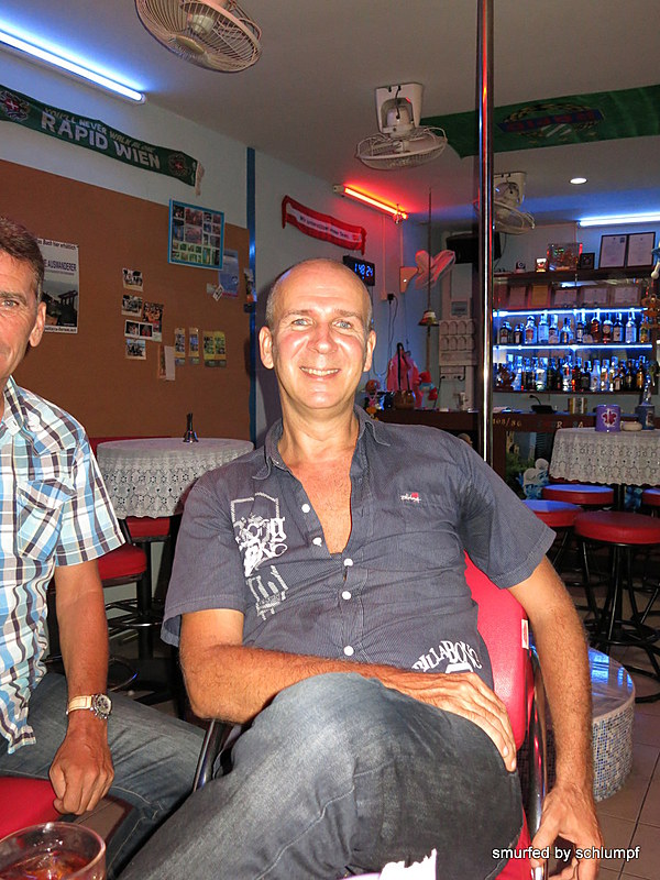 2014-08-27  Smurf Bar