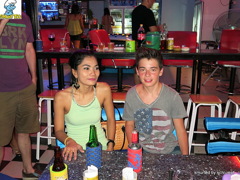 2014-09-04  Smurf Bar