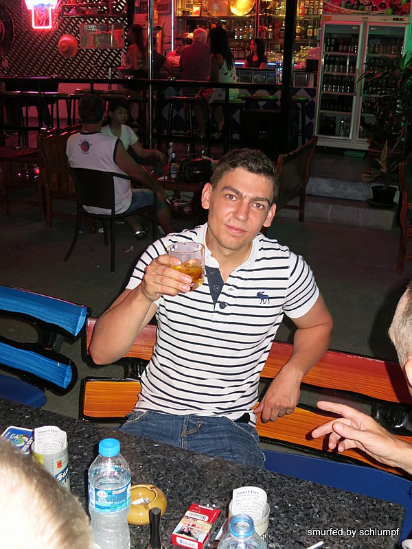 2014-09-14  Smurf Bar