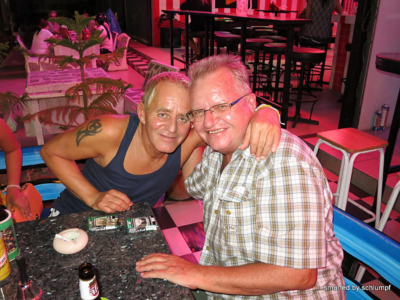 2014-09-15  Smurf Bar